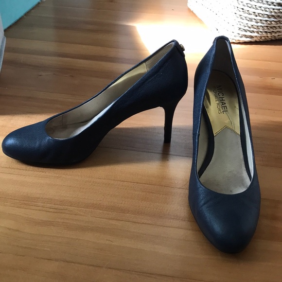 Michael Kors Pumps - Picture 2 of 4
